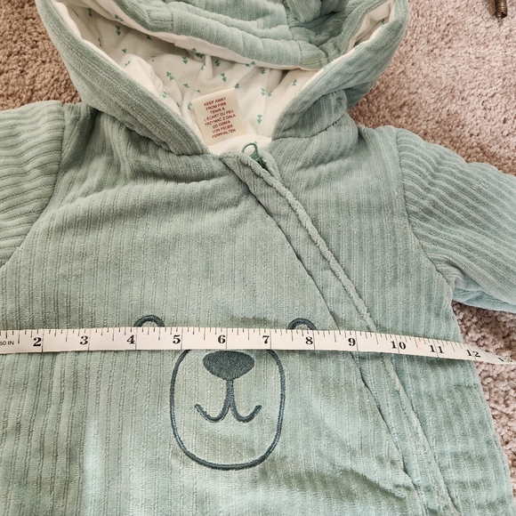 Baby Winter Snow Suit with attached mitts - Picture 8 of 9